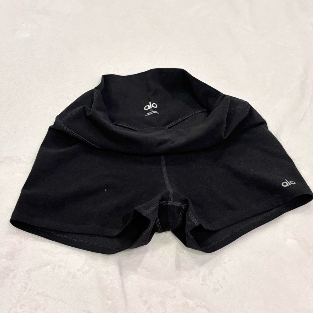 Alo Yoga Black Soft High-Waist Carefree Short - Picture 5 of 5